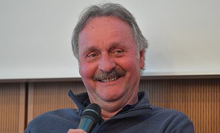 Peter Neururer war beim Sponsorenabend des FC Gütersloh in Plauderlaune. - sport/presse/foto Dünhölter Peter Neururer war beim Sponsorenabend des FC Gütersloh in Plauderlaune. - sport/presse/foto Dünhölter