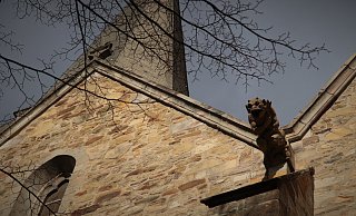 Beim 90-minütigen Abendrundgang "Schauergeschichte(n)" durch dunkle Gassen, erzählen die Stadtführer von schaurigen historischen Ereignissen in Herford. - Alexandra Golfinger Beim 90-minütigen Abendrundgang "Schauergeschichte(n)" durch dunkle Gassen, erzählen die Stadtführer von schaurigen historischen Ereignissen in Herford. - Alexandra Golfinger