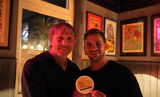 Patrick Nobbe (v.r.) sicherte seinem Verein ein Probetraining mit Ansgar Brinkmann. - Torben Stallmann Patrick Nobbe (v.r.) sicherte seinem Verein ein Probetraining mit Ansgar Brinkmann. - Torben Stallmann