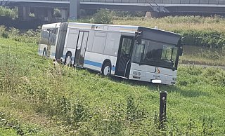 Der geparkte Bus. - Kevin Horst Der geparkte Bus. - Kevin Horst