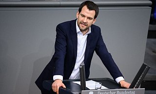 Das Elterngeld nicht «mit dem Rasenmäher abrasieren» will FDP-Vize Johannes Vogel. - Bernd von Jutrczenka/dpa Das Elterngeld nicht «mit dem Rasenmäher abrasieren» will FDP-Vize Johannes Vogel. - Bernd von Jutrczenka/dpa