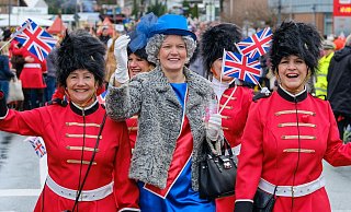 Ausgelassen haben Tausende an Weiberfastnacht Karneval gefeiert. - Andreas Zobe Ausgelassen haben Tausende an Weiberfastnacht Karneval gefeiert. - Andreas Zobe