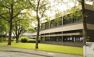 An der Gesamtschule Paderborn-Elsen wird gelost, welche 15 Kinder hier nicht zum Sommer eingeschult werden können. - Archivfoto: Viktoria Bartsch An der Gesamtschule Paderborn-Elsen wird gelost, welche 15 Kinder hier nicht zum Sommer eingeschult werden können. - Archivfoto: Viktoria Bartsch