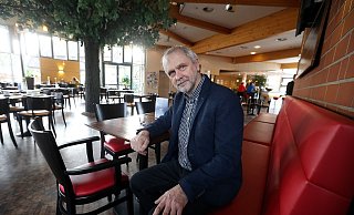 In seiner Neuen Schmiede: Reinhard Bücker hatte die Idee - und war 19 Jahre lang Chef der Schmiede. - Wolfgang Rudolf In seiner Neuen Schmiede: Reinhard Bücker hatte die Idee - und war 19 Jahre lang Chef der Schmiede. - Wolfgang Rudolf