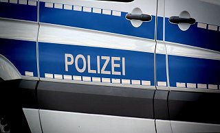 Die Polizei fahndete nach einem unbekannten Mercedesfahrer. - Symbolbild: Pixabay Die Polizei fahndete nach einem unbekannten Mercedesfahrer. - Symbolbild: Pixabay
