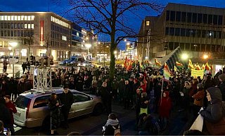 Spontandemo vor dem Bielefelder Rathaus. - Stefan Becker Spontandemo vor dem Bielefelder Rathaus. - Stefan Becker