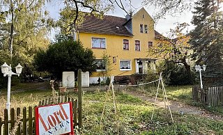 Die Polizei durchsuchte im Rahmen der Ermittlungen gegen ein mutmaßliches Mitglied des Islamischen Staates unter anderem ein ehemaliges Hotel in Paderborn. - Ralph Meyer Die Polizei durchsuchte im Rahmen der Ermittlungen gegen ein mutmaßliches Mitglied des Islamischen Staates unter anderem ein ehemaliges Hotel in Paderborn. - Ralph Meyer