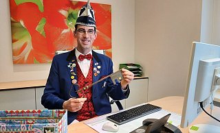 Regiert bis Aschermittwoch aus dem Homeoffice. Tobias Voss, Abteilungsleiter des Elferrats Ovenhausen. - Elferrat Ovenhausen Regiert bis Aschermittwoch aus dem Homeoffice. Tobias Voss, Abteilungsleiter des Elferrats Ovenhausen. - Elferrat Ovenhausen