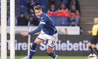 Arminia Bielefelds Außenstürmer Joel Grodowski traf gegen Stuttgart II zweimal, bereitete zwei weitere Treffer vor und hatte weitere Möglichkeiten, wie hier in der 28. Minute. - Oliver Krato Arminia Bielefelds Außenstürmer Joel Grodowski traf gegen Stuttgart II zweimal, bereitete zwei weitere Treffer vor und hatte weitere Möglichkeiten, wie hier in der 28. Minute. - Oliver Krato