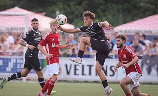 Arminia Bielefelds Talent Max Lippert (Mitte): Der 18-Jährige kann auf einen Platz im Oberliga-Kader der U21 hoffen. - Oliver Krato Arminia Bielefelds Talent Max Lippert (Mitte): Der 18-Jährige kann auf einen Platz im Oberliga-Kader der U21 hoffen. - Oliver Krato