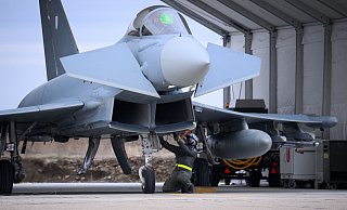 Bisher hat die Bundesregierung Eurofighter-Lieferungen wegen der Rolle Saudi-Arabiens im Jemen-Krieg und der Menschenrechtslage in dem Land abgelehnt. - Bernd von Jutrczenka/dpa Bisher hat die Bundesregierung Eurofighter-Lieferungen wegen der Rolle Saudi-Arabiens im Jemen-Krieg und der Menschenrechtslage in dem Land abgelehnt. - Bernd von Jutrczenka/dpa
