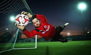 In seinem Element: Torwart Lukas Kruse trug 20 Jahre lang das Trikot des SC Paderborn. - Sarah Jonek In seinem Element: Torwart Lukas Kruse trug 20 Jahre lang das Trikot des SC Paderborn. - Sarah Jonek