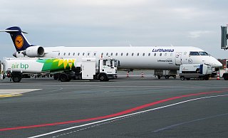 Eine Lufthansa-Maschine am Flughafen Paderborn/Lippstadt. - Ralph Meyer (Archiv) Eine Lufthansa-Maschine am Flughafen Paderborn/Lippstadt. - Ralph Meyer (Archiv)