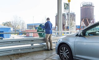 Vor allem Grünschnitt und Herbstlaub fällt aktuell viel an auf den Recyclinghöfen des Abfallentsorgungs- und Stadtreinigungsbetriebes ASP. - Lena Hennig (Archiv) Vor allem Grünschnitt und Herbstlaub fällt aktuell viel an auf den Recyclinghöfen des Abfallentsorgungs- und Stadtreinigungsbetriebes ASP. - Lena Hennig (Archiv)