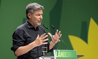 Bundeswirtschaftsminister Robert Habeck spricht sich gegen einen zu starken Fokus auf Wasserstoff beim Heizen aus. - Boris Roessler/dpa Bundeswirtschaftsminister Robert Habeck spricht sich gegen einen zu starken Fokus auf Wasserstoff beim Heizen aus. - Boris Roessler/dpa