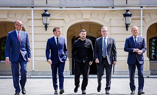 Die Ukraine und ihre wichtigsten europäischen Verbündeten machten bei ihrem groß inszenierten Treffen in Kiew eine klare Ansage an Moskau. - Kay Nietfeld/dpa Die Ukraine und ihre wichtigsten europäischen Verbündeten machten bei ihrem groß inszenierten Treffen in Kiew eine klare Ansage an Moskau. - Kay Nietfeld/dpa
