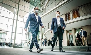 Armin Laschet und Markus Söder haben im Bundestag nach Beratungen mit der Fraktion ihre Bereitschaft zur Kanzlerkandidatur erklärt. - Foto: Michael Kappeler/dpa Armin Laschet und Markus Söder haben im Bundestag nach Beratungen mit der Fraktion ihre Bereitschaft zur Kanzlerkandidatur erklärt. - Foto: Michael Kappeler/dpa
