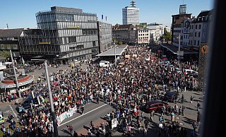 Mehr als 10.000 Teilnehmer sind nach ersten Schätzungen dabei. - Dennis Angenendt Mehr als 10.000 Teilnehmer sind nach ersten Schätzungen dabei. - Dennis Angenendt