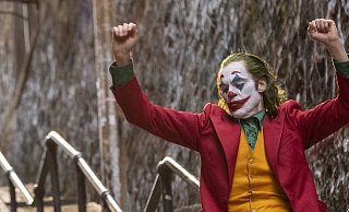 Der Räuber benutzte eine Maske, die den Joker aus dem Batman-Comics darstellt. - Symbolfoto: picture alliance / dpa Der Räuber benutzte eine Maske, die den Joker aus dem Batman-Comics darstellt. - Symbolfoto: picture alliance / dpa