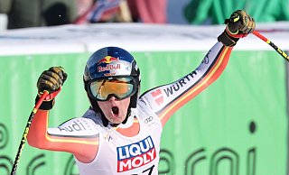 Feiert ihren ersten Podestplatz im Weltcup: Emma Aicher. - Marco Trovati/AP/dpa Feiert ihren ersten Podestplatz im Weltcup: Emma Aicher. - Marco Trovati/AP/dpa