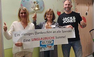 Im vergangenen Jahr konnte Michael Grüttner (r.) eine Rekordsumme an Erzieherin Claudia Bahl (l.) und Eva Prasuhn, Vorsitzende der Initiative Eltern krebskranker Kinder, übergeben. - Privat Im vergangenen Jahr konnte Michael Grüttner (r.) eine Rekordsumme an Erzieherin Claudia Bahl (l.) und Eva Prasuhn, Vorsitzende der Initiative Eltern krebskranker Kinder, übergeben. - Privat