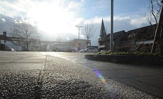 Die Aufpflasterungen auf dem Parkplatz an der Stadtsparkasse waren erst vor kurzem gebaut worden. In Teilen sollen sie nun zurückgebaut werden. - Joern Spreen-Ledebur Die Aufpflasterungen auf dem Parkplatz an der Stadtsparkasse waren erst vor kurzem gebaut worden. In Teilen sollen sie nun zurückgebaut werden. - Joern Spreen-Ledebur