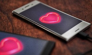 Love-Scamming fängt ganz harmlos an - mit ein paar Nachrichten im Chat. Doch viele verfallen nach und nach den Schmeicheleien der Betrüger. - Symbolfoto/Pixabay Love-Scamming fängt ganz harmlos an - mit ein paar Nachrichten im Chat. Doch viele verfallen nach und nach den Schmeicheleien der Betrüger. - Symbolfoto/Pixabay