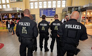 Die Bielefelder Polizei hat nach einem Vorfall am Hauptbahnhof mehrere Verdächtige per Fotofahndung gesucht. Mit Erfolg. - Symbolfoto: Wolfgang Rudolf Die Bielefelder Polizei hat nach einem Vorfall am Hauptbahnhof mehrere Verdächtige per Fotofahndung gesucht. Mit Erfolg. - Symbolfoto: Wolfgang Rudolf
