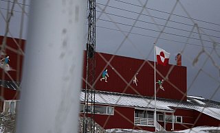 Die Fußball-Nationalmannschaft von Grönland trat zu einem Freundschaftsspiel gegen eine Auswahl der dänischen Minderheit in Schleswig-Holstein an. - Steffen Trumpf/dpa Die Fußball-Nationalmannschaft von Grönland trat zu einem Freundschaftsspiel gegen eine Auswahl der dänischen Minderheit in Schleswig-Holstein an. - Steffen Trumpf/dpa