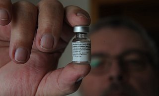 Der Impfstoff ist bislang rar. Bürger fordern mehr Tempo beim Impfen, weil dies ein entscheidender Schritt gegen das Coronavirus ist. - Joern Spreen-Ledebur Der Impfstoff ist bislang rar. Bürger fordern mehr Tempo beim Impfen, weil dies ein entscheidender Schritt gegen das Coronavirus ist. - Joern Spreen-Ledebur