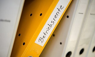 Betriebsrentner dürfen auf finanzielle Entlastungen hoffen. - picture alliance / dpa Themendienst Betriebsrentner dürfen auf finanzielle Entlastungen hoffen. - picture alliance / dpa Themendienst