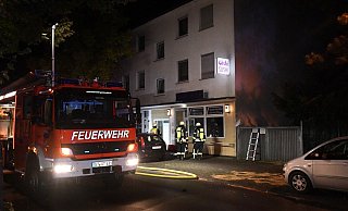 Die Polizei rückte nach dem nächtlichen Einsatz bald wieder ein. - Andreas Eickhoff Die Polizei rückte nach dem nächtlichen Einsatz bald wieder ein. - Andreas Eickhoff