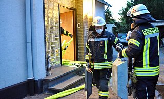 Bei einem Küchenbrand im Nelkenweg ist am Dienstagabend ein Mann schwer verletzt worden. - Barbara Franke Bei einem Küchenbrand im Nelkenweg ist am Dienstagabend ein Mann schwer verletzt worden. - Barbara Franke
