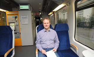 Henning Vieker gehört der Verbandsversammlung des Zweckverbandes Nahverkehr Westfalen-Lippe an und ist stellvertretender Vorsitzender der Verbandsversammlung des Verkehrsverbundes OWL. - Joern Spreen-Ledebur Henning Vieker gehört der Verbandsversammlung des Zweckverbandes Nahverkehr Westfalen-Lippe an und ist stellvertretender Vorsitzender der Verbandsversammlung des Verkehrsverbundes OWL. - Joern Spreen-Ledebur