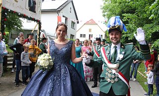 Helmern feiert das Königspaar Leroy Glinz und Constanze Geiser. - Burkhard Battran Helmern feiert das Königspaar Leroy Glinz und Constanze Geiser. - Burkhard Battran