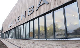 Im Februar soll endgültig über den Preistarif für das neue Höxteraner Hallenbad entschieden werden. Er könnte günstiger ausfallen, als es bisher geplant war. - Burkhard Battran Im Februar soll endgültig über den Preistarif für das neue Höxteraner Hallenbad entschieden werden. Er könnte günstiger ausfallen, als es bisher geplant war. - Burkhard Battran