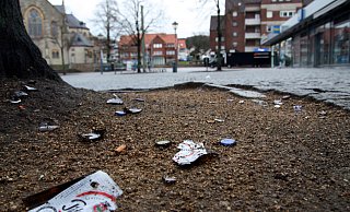 Mehr als ein Jahr haben Polizei und Ordnungsamt notiert, wann sie auf diesem berüchtigten Bielefelder Platz im Einsatz waren. Für sie ist jetzt klar: Er wird seinem schlechten Ruf nicht gerecht. - Jens Reichenbach Mehr als ein Jahr haben Polizei und Ordnungsamt notiert, wann sie auf diesem berüchtigten Bielefelder Platz im Einsatz waren. Für sie ist jetzt klar: Er wird seinem schlechten Ruf nicht gerecht. - Jens Reichenbach