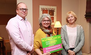 René Gartemann (v. l.), Birgit Kampmann und Birte Letmathe-Henkel treten in Leopoldshöhe bei der Kommunalwahl auf jeden Fall an. Und sie suchen noch weitere Kandidatinnen und Kandidaten. - Knut Dinter René Gartemann (v. l.), Birgit Kampmann und Birte Letmathe-Henkel treten in Leopoldshöhe bei der Kommunalwahl auf jeden Fall an. Und sie suchen noch weitere Kandidatinnen und Kandidaten. - Knut Dinter