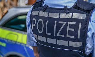 Mit der Fundsache aus Halle im Kreis Gütersloh befasst sich jetzt die Kriminalpolizei. - Symbolbild/dpa Mit der Fundsache aus Halle im Kreis Gütersloh befasst sich jetzt die Kriminalpolizei. - Symbolbild/dpa