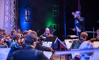 Die Musiker der Festival Philharmonie Westfalen spielen bei den Parklichtern im Kurpark. Die Veranstalter hoffen auf 1.000 Gäste. - PR Die Musiker der Festival Philharmonie Westfalen spielen bei den Parklichtern im Kurpark. Die Veranstalter hoffen auf 1.000 Gäste. - PR