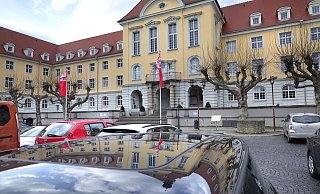 Wer ins Rathaus will, muss vorher telefonisch einen Termin ausmachen. - Frank-Michael Kiel-Steinkamp Wer ins Rathaus will, muss vorher telefonisch einen Termin ausmachen. - Frank-Michael Kiel-Steinkamp