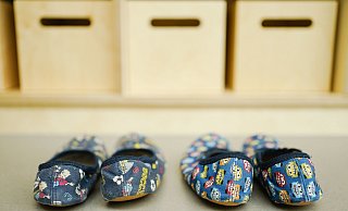 Wer zahlt die Kita-Kosten? Die Stadt will die Träger jetzt mit einer Million Euro entlasten. - Uwe Anspach/dpa Wer zahlt die Kita-Kosten? Die Stadt will die Träger jetzt mit einer Million Euro entlasten. - Uwe Anspach/dpa