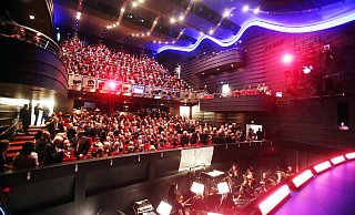 Das werden wir so schnell nicht sehen: Volle Ränge im Stadttheater Bielefeld. - Sarah Jonek Das werden wir so schnell nicht sehen: Volle Ränge im Stadttheater Bielefeld. - Sarah Jonek