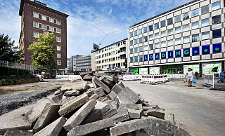 Blick aus der Friedrich-Verleger-Straße Richtung Jahnplatz. Hier konzentrieren sich die Arbeiten jetzt. - Barbara Franke Blick aus der Friedrich-Verleger-Straße Richtung Jahnplatz. Hier konzentrieren sich die Arbeiten jetzt. - Barbara Franke