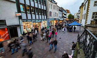 In der Fußgängerzone soll die Verweilqualität für die Besucher verbessert werden. Hierfür sind neue Sitzbänke und Spielgeräte für Kinder geplant. - Björn Leisten In der Fußgängerzone soll die Verweilqualität für die Besucher verbessert werden. Hierfür sind neue Sitzbänke und Spielgeräte für Kinder geplant. - Björn Leisten