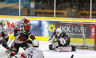 Dank ihres Goalies Ennio Albrecht gewannen die Herforder. - Yvonne Gottschlich Dank ihres Goalies Ennio Albrecht gewannen die Herforder. - Yvonne Gottschlich