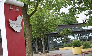 Der Bereich an der Stemweder Berg-Schule mit Sportanlagen in Wehdem soll mit Hilfe des Bundes aufgewertet werden. - Sonja Rohlfing Der Bereich an der Stemweder Berg-Schule mit Sportanlagen in Wehdem soll mit Hilfe des Bundes aufgewertet werden. - Sonja Rohlfing