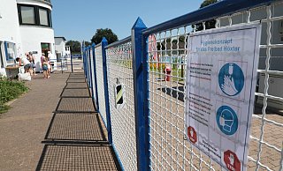 Das Freibad ist seit Mitte September nach dem Saisonende geschlossen. Zur nächsten Badesaison soll es einen neuen Eingang geben. - Simone Flörke Das Freibad ist seit Mitte September nach dem Saisonende geschlossen. Zur nächsten Badesaison soll es einen neuen Eingang geben. - Simone Flörke