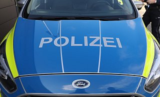Die Polizei ließ den Radler absteigen und kontrollierte dann seine Alkoholfahne. - Simone Flörke Die Polizei ließ den Radler absteigen und kontrollierte dann seine Alkoholfahne. - Simone Flörke