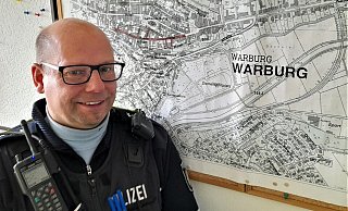 Daniel Küting ist neuer Bezirksbeamter in seiner Heimatstadt Warburg. - Simone Flörke Daniel Küting ist neuer Bezirksbeamter in seiner Heimatstadt Warburg. - Simone Flörke